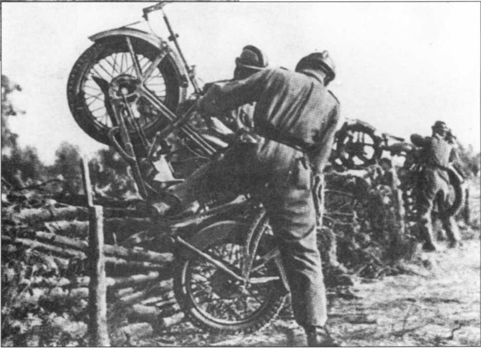 Мотоциклы Вермахта. Военное фото. Иллюстрация 35
