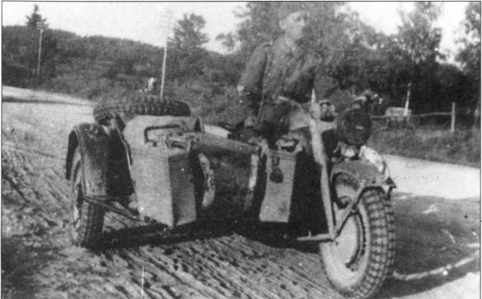 Мотоциклы Вермахта. Военное фото. Иллюстрация 38