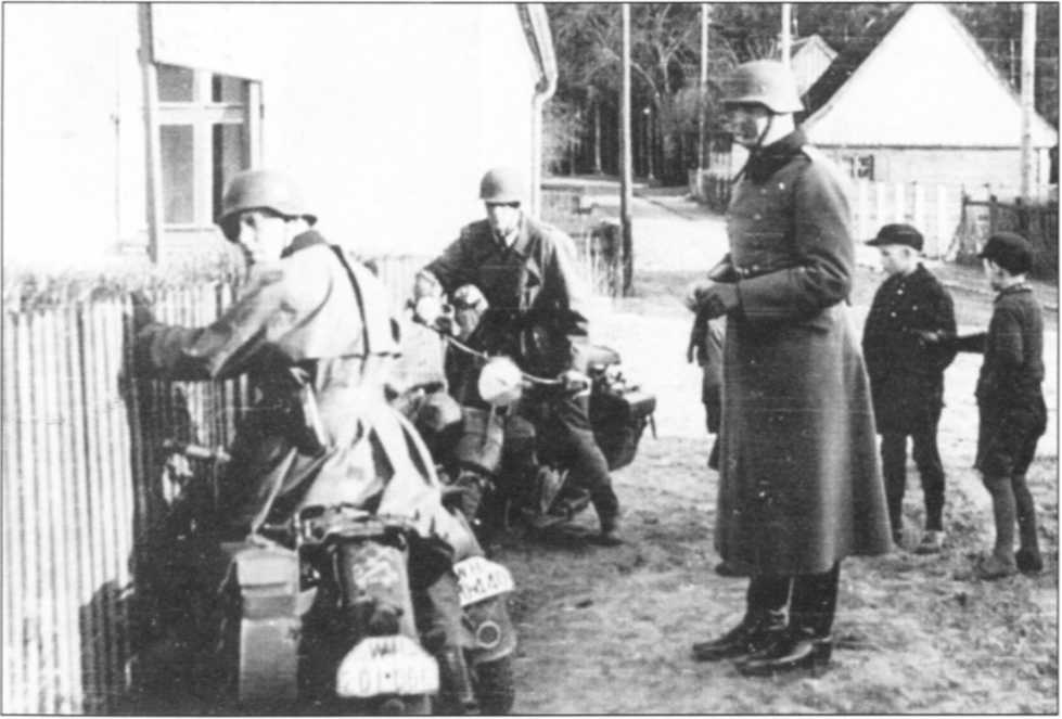 Мотоциклы Вермахта. Военное фото. Иллюстрация 159